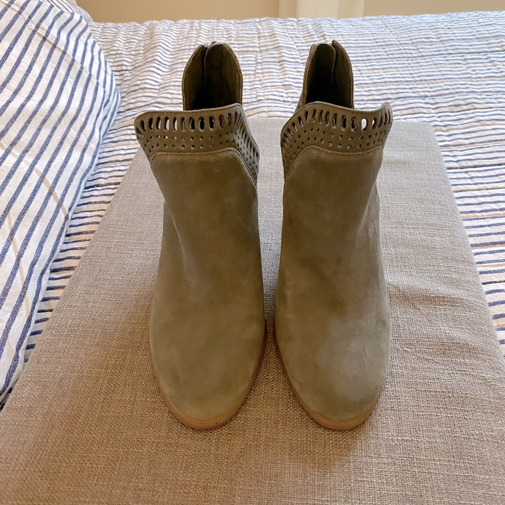 Vince Camuto Fileana Split Shaft Bootie Size 6